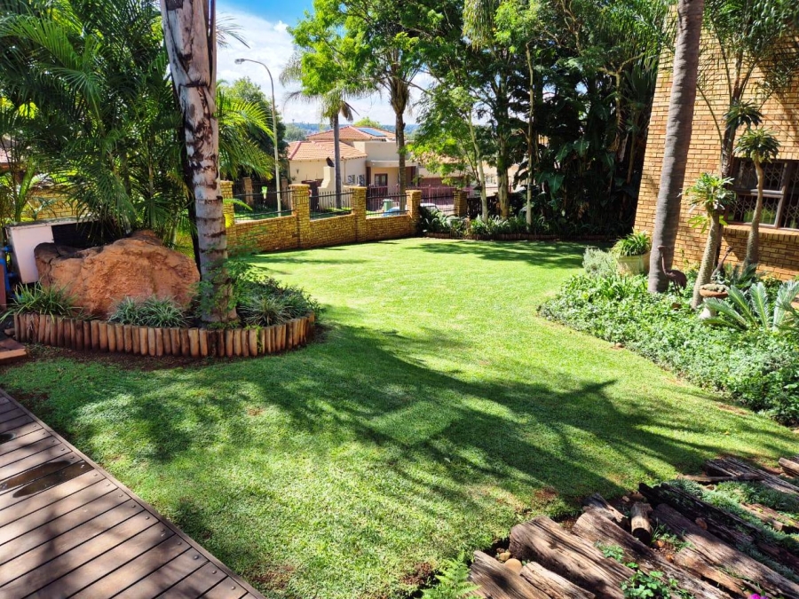 5 Bedroom Property for Sale in Eldoraigne Gauteng