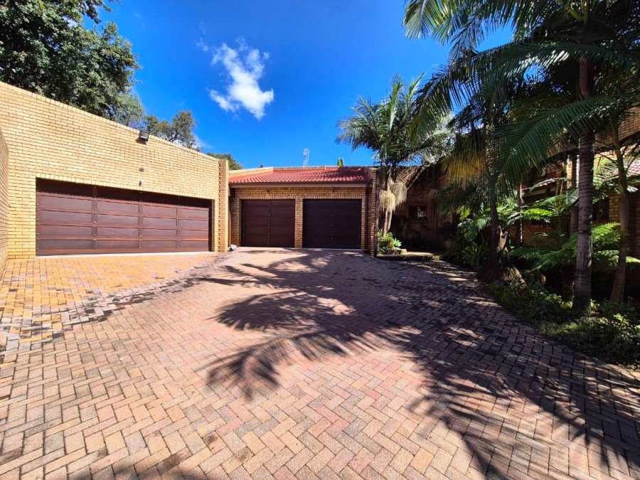 5 Bedroom Property for Sale in Eldoraigne Gauteng