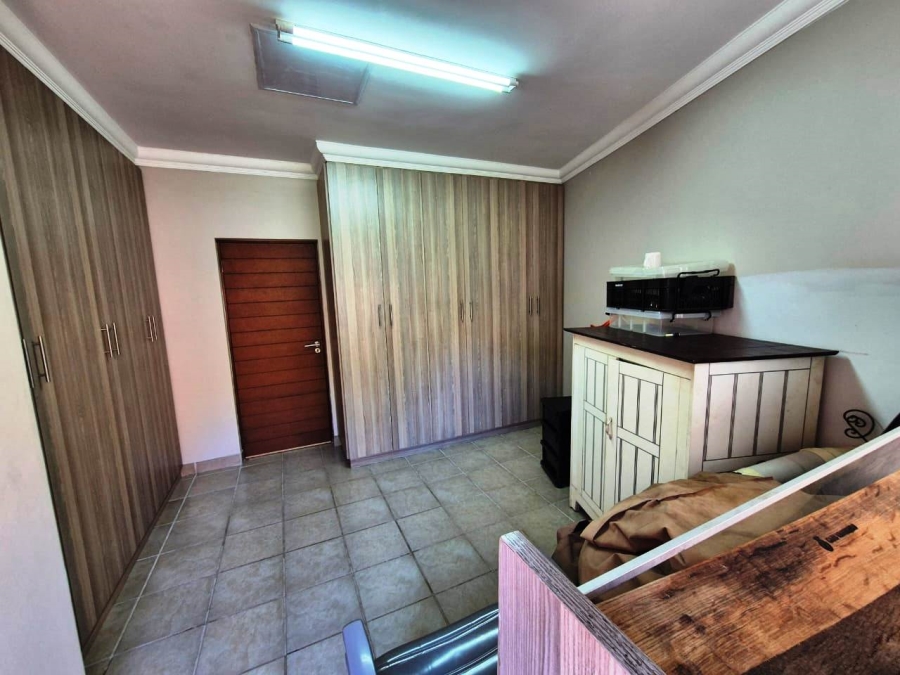 5 Bedroom Property for Sale in Eldoraigne Gauteng