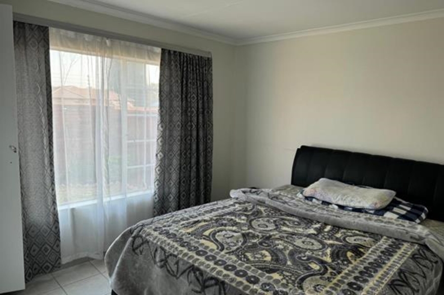 To Let 2 Bedroom Property for Rent in Noordwyk Gauteng