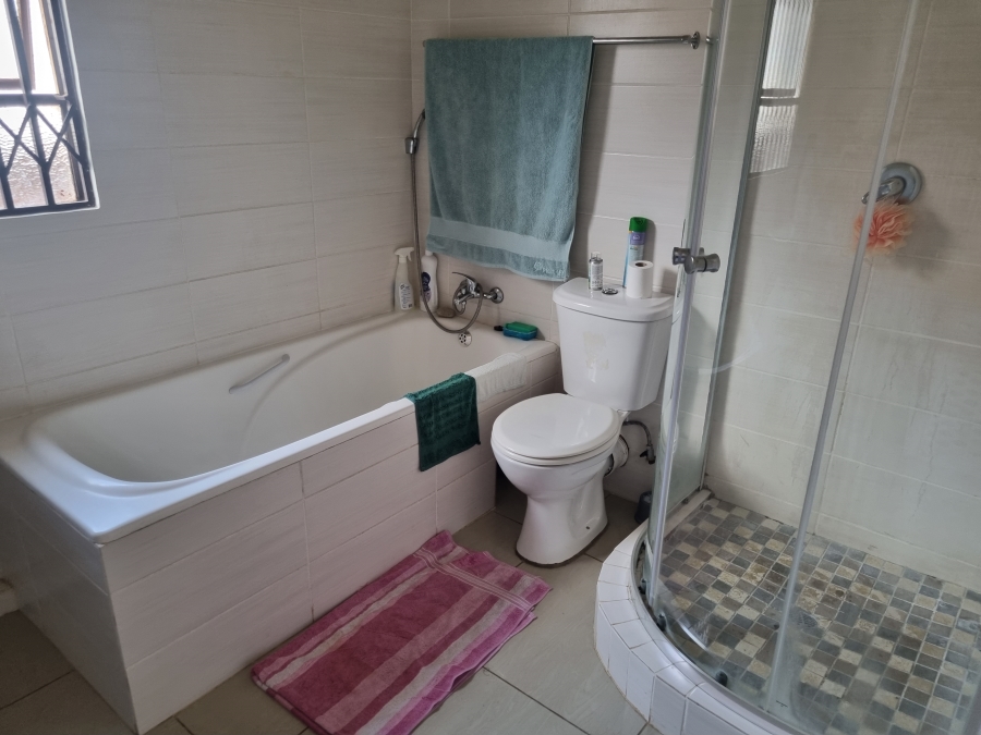 4 Bedroom Property for Sale in The Orchards Gauteng