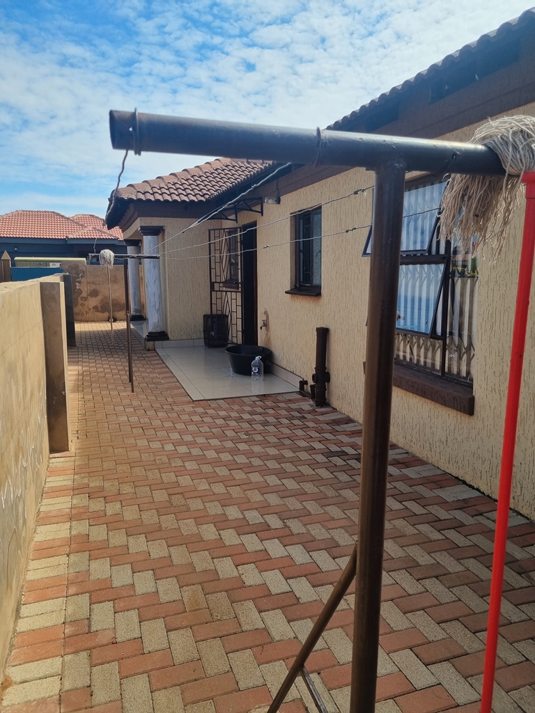 4 Bedroom Property for Sale in The Orchards Gauteng