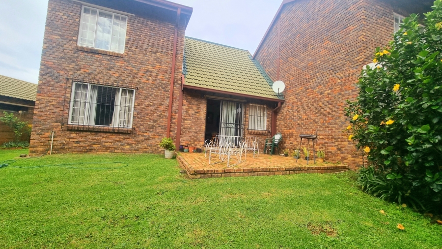 2 Bedroom Property for Sale in Noordwyk Gauteng
