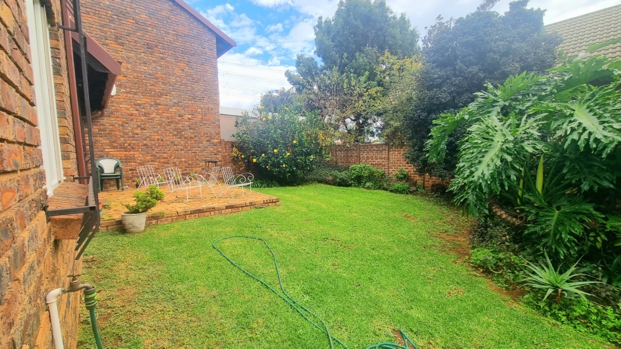2 Bedroom Property for Sale in Noordwyk Gauteng