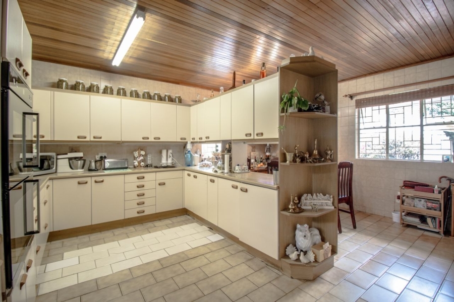 5 Bedroom Property for Sale in Beyers Park Gauteng