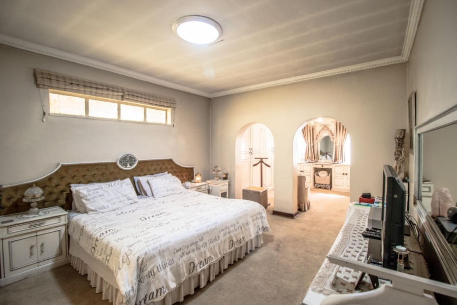 5 Bedroom Property for Sale in Beyers Park Gauteng