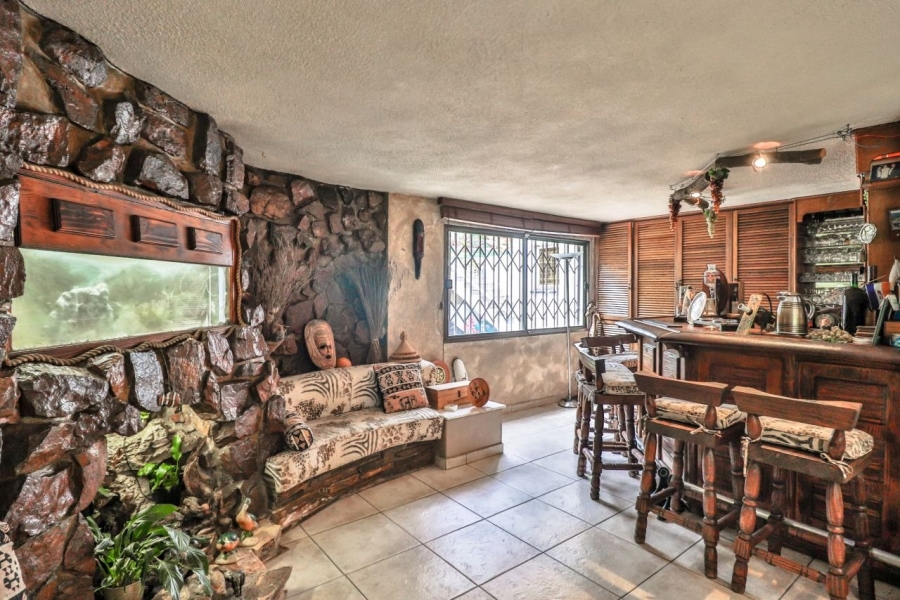 5 Bedroom Property for Sale in Beyers Park Gauteng