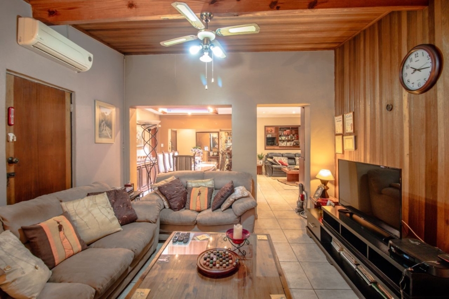 5 Bedroom Property for Sale in Beyers Park Gauteng
