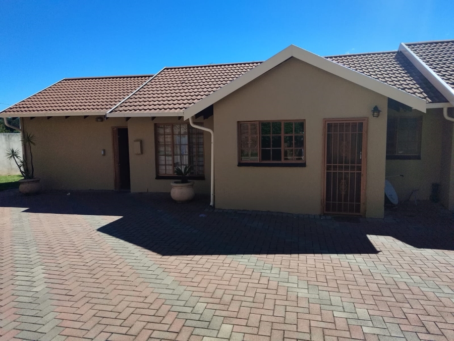 To Let 4 Bedroom Property for Rent in Noordwyk Gauteng