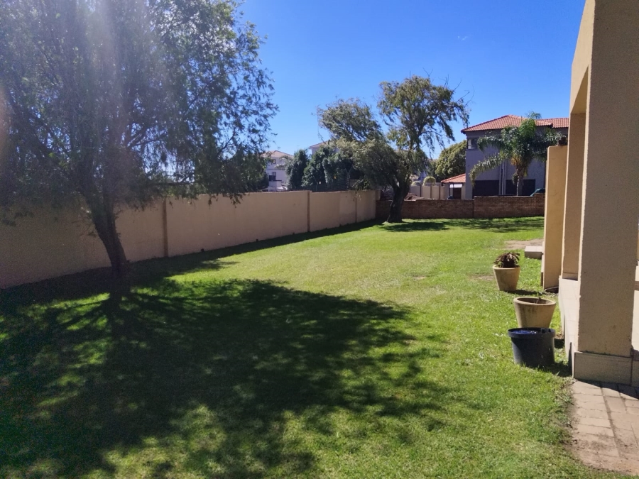 To Let 4 Bedroom Property for Rent in Noordwyk Gauteng