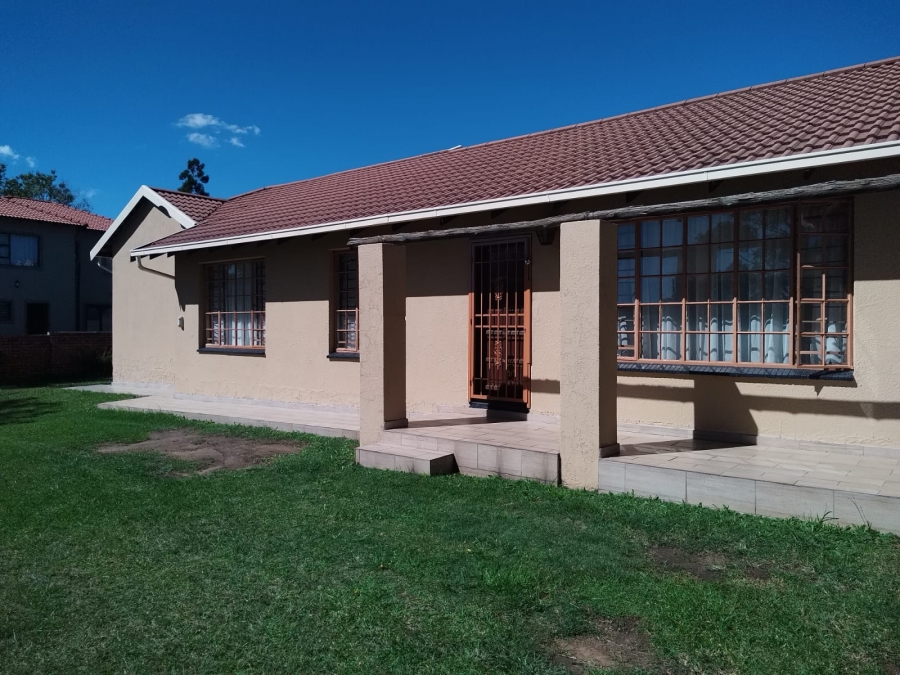 To Let 4 Bedroom Property for Rent in Noordwyk Gauteng