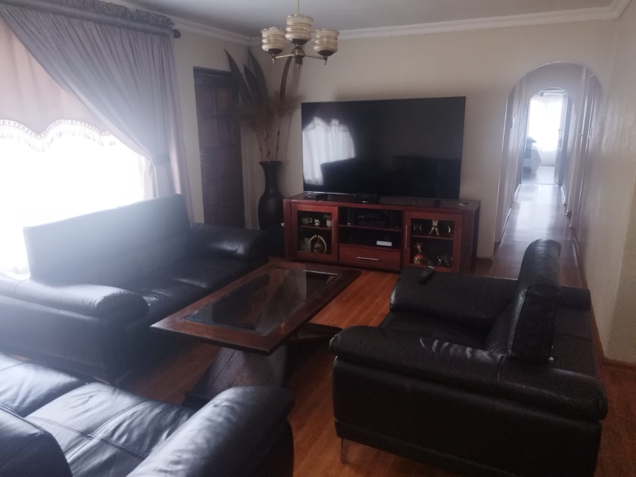 To Let 4 Bedroom Property for Rent in Noordwyk Gauteng
