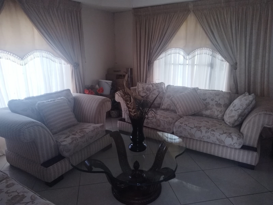 To Let 4 Bedroom Property for Rent in Noordwyk Gauteng