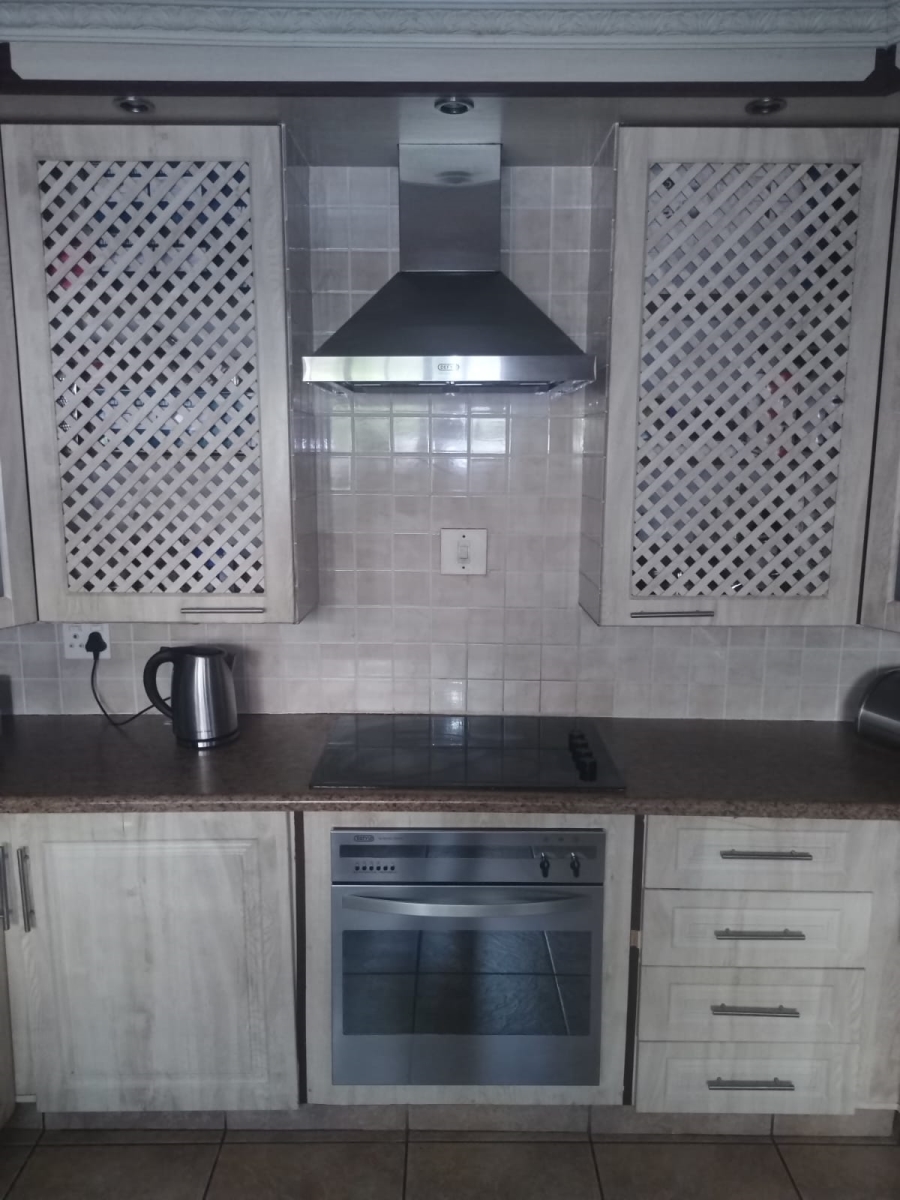 To Let 4 Bedroom Property for Rent in Noordwyk Gauteng