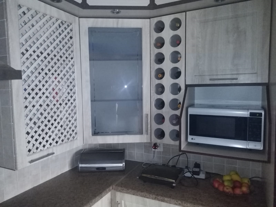 To Let 4 Bedroom Property for Rent in Noordwyk Gauteng