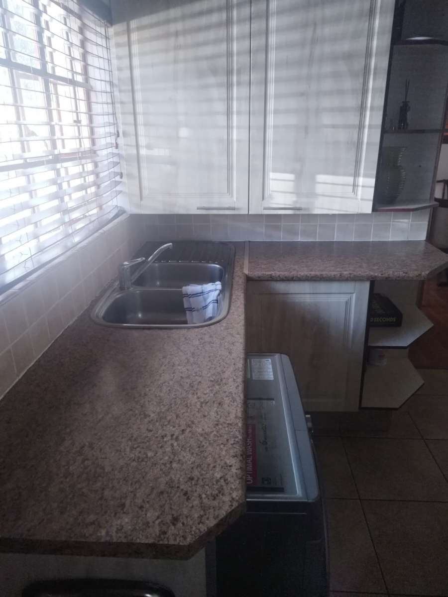 To Let 4 Bedroom Property for Rent in Noordwyk Gauteng