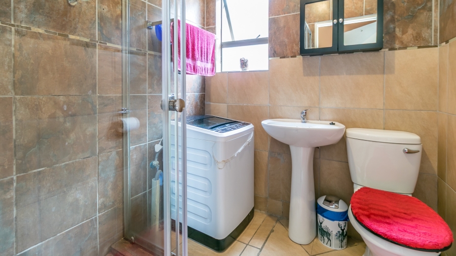 2 Bedroom Property for Sale in Noordwyk Gauteng