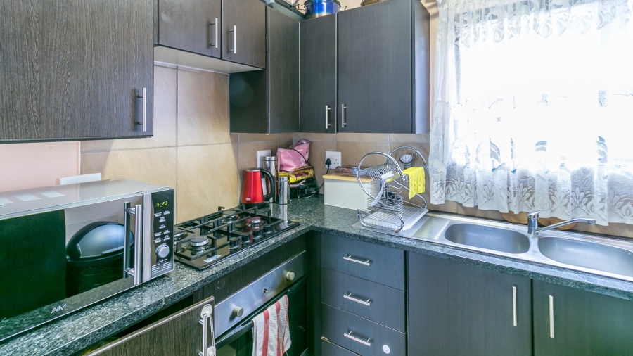 2 Bedroom Property for Sale in Noordwyk Gauteng