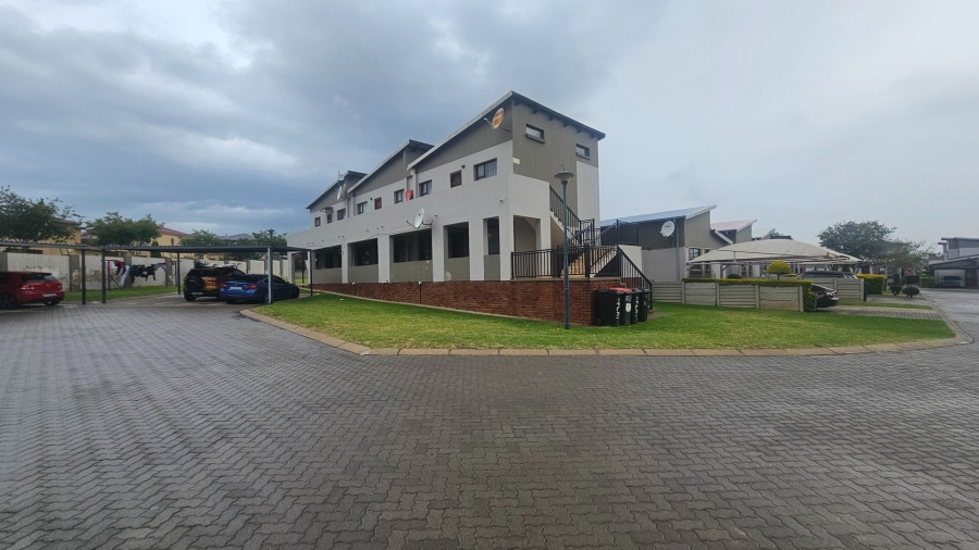 2 Bedroom Property for Sale in Noordwyk Gauteng