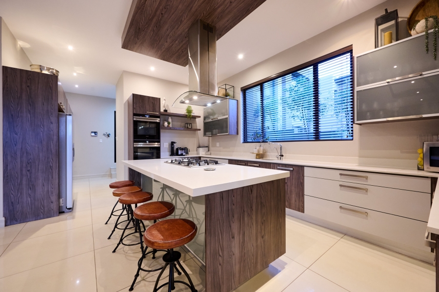 4 Bedroom Property for Sale in Waterfall Country Village Gauteng
