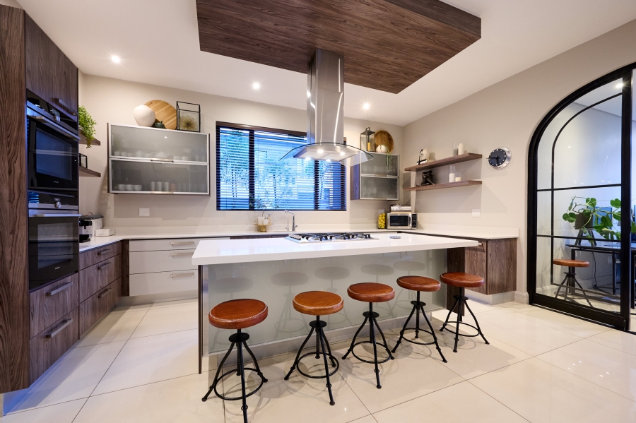 4 Bedroom Property for Sale in Waterfall Country Village Gauteng