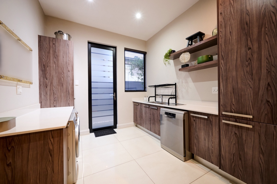 4 Bedroom Property for Sale in Waterfall Country Village Gauteng