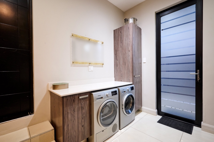 4 Bedroom Property for Sale in Waterfall Country Village Gauteng