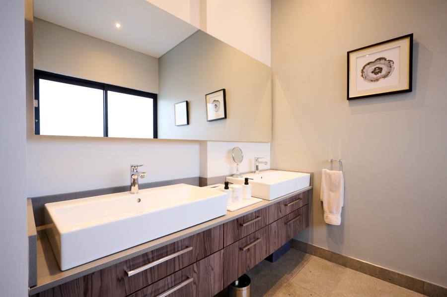 4 Bedroom Property for Sale in Waterfall Country Village Gauteng