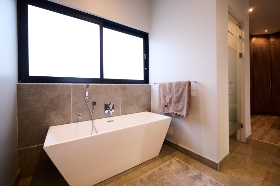 4 Bedroom Property for Sale in Waterfall Country Village Gauteng