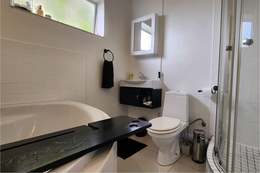 2 Bedroom Property for Sale in River Club Gauteng