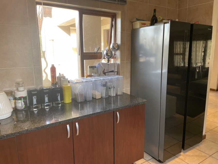 3 Bedroom Property for Sale in Greenstone Hill Gauteng