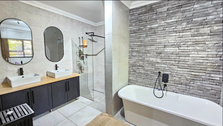 4 Bedroom Property for Sale in Henley on Klip Gauteng