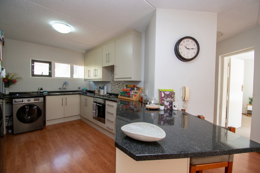 To Let 2 Bedroom Property for Rent in Bryanston Gauteng