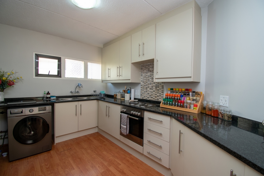 To Let 2 Bedroom Property for Rent in Bryanston Gauteng
