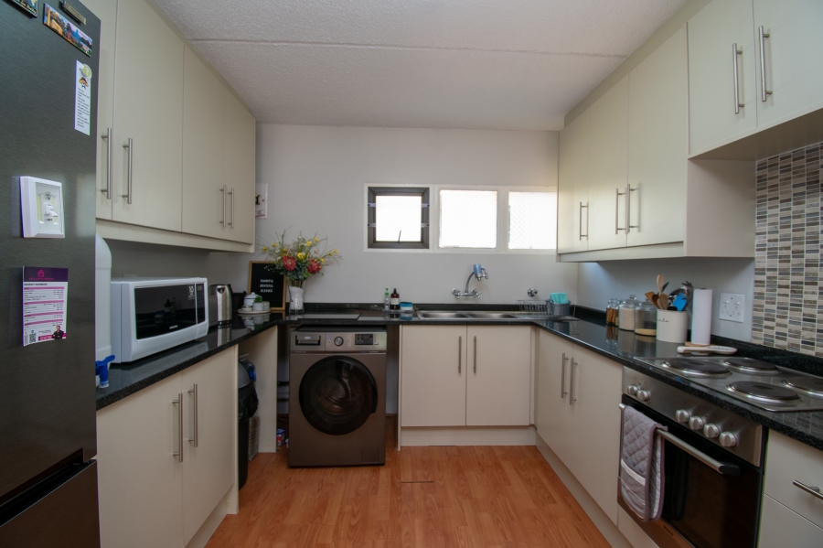 To Let 2 Bedroom Property for Rent in Bryanston Gauteng