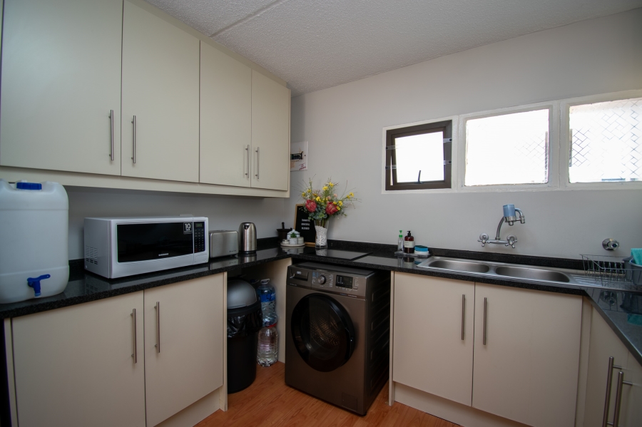 To Let 2 Bedroom Property for Rent in Bryanston Gauteng