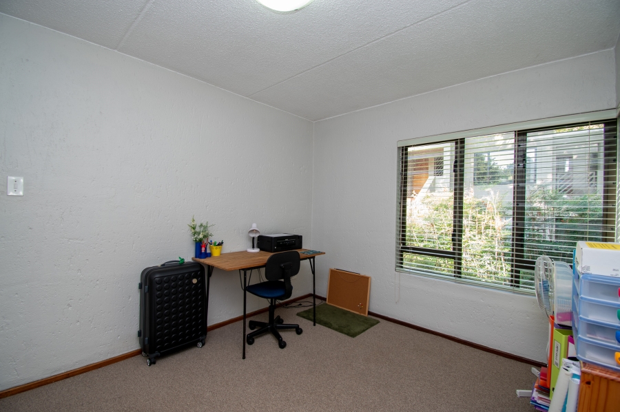 To Let 2 Bedroom Property for Rent in Bryanston Gauteng