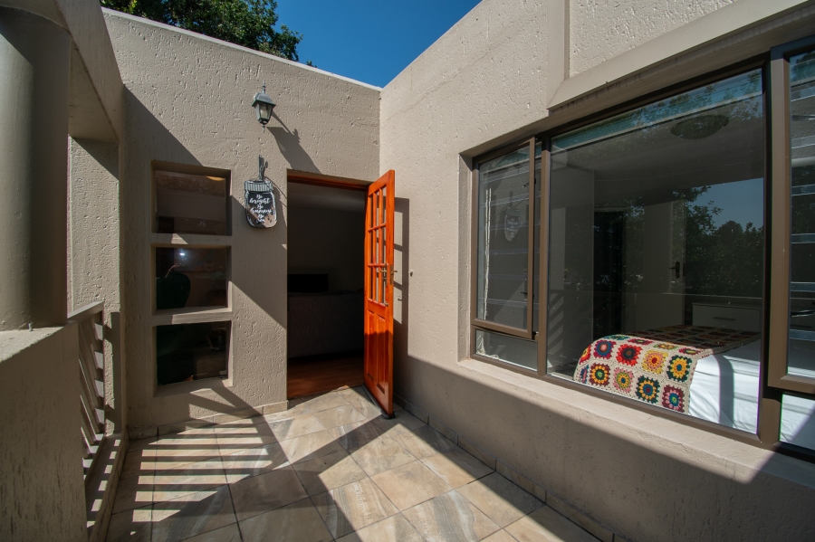 To Let 2 Bedroom Property for Rent in Bryanston Gauteng