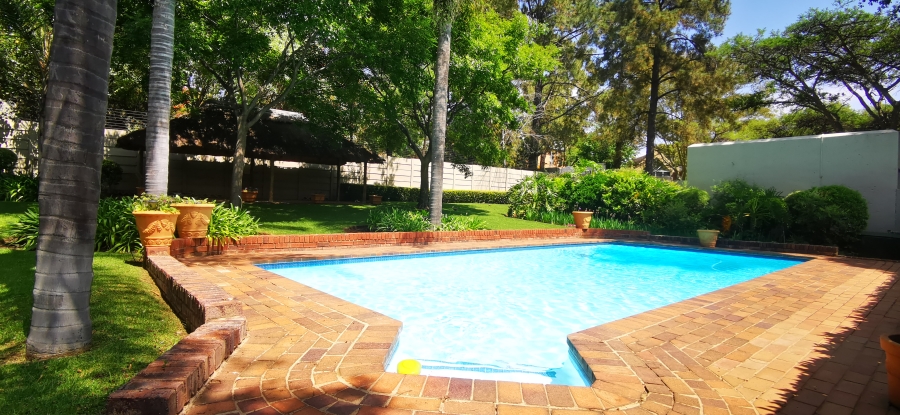 To Let 2 Bedroom Property for Rent in Bryanston Gauteng