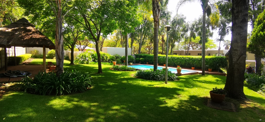To Let 2 Bedroom Property for Rent in Bryanston Gauteng