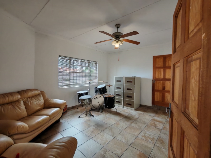4 Bedroom Property for Sale in Falcon Ridge Gauteng