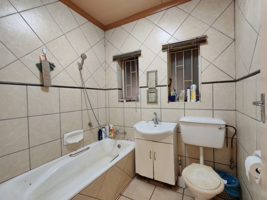 4 Bedroom Property for Sale in Falcon Ridge Gauteng