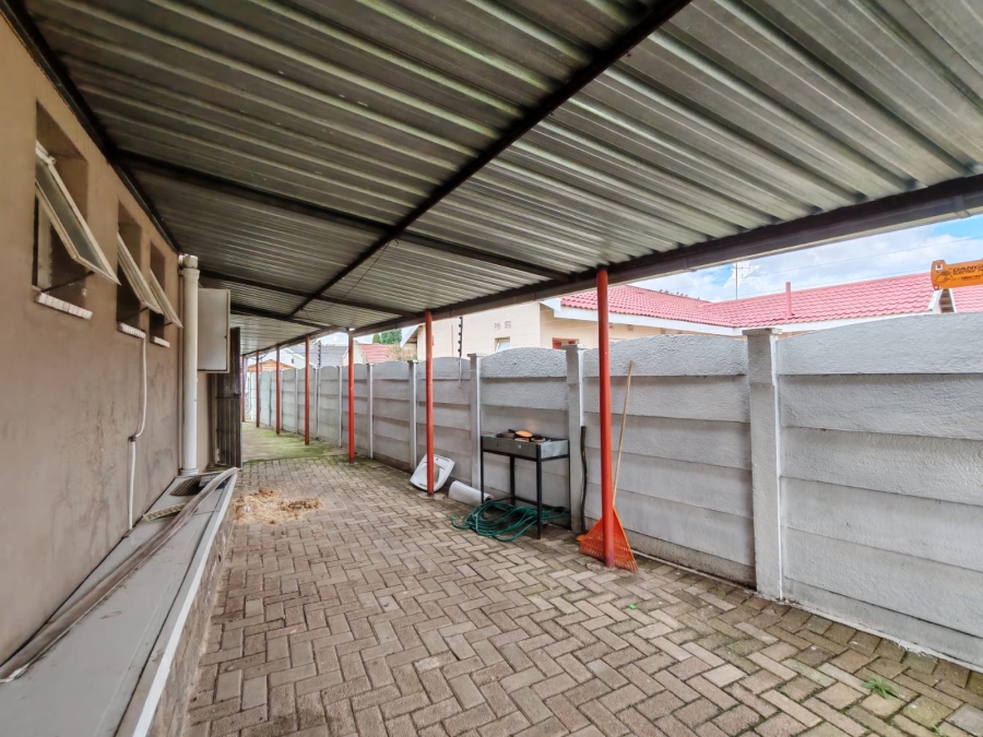 4 Bedroom Property for Sale in Falcon Ridge Gauteng