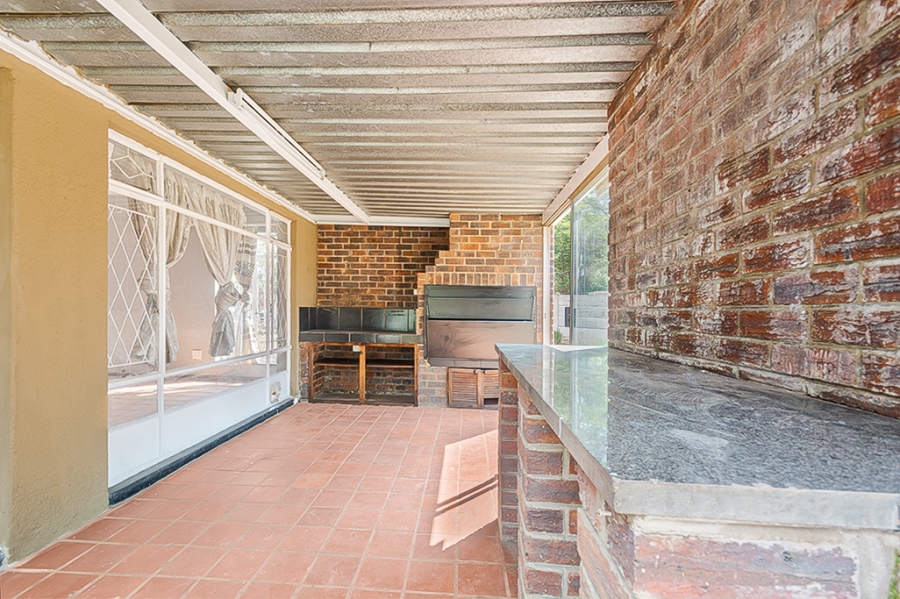 3 Bedroom Property for Sale in Birchleigh Gauteng