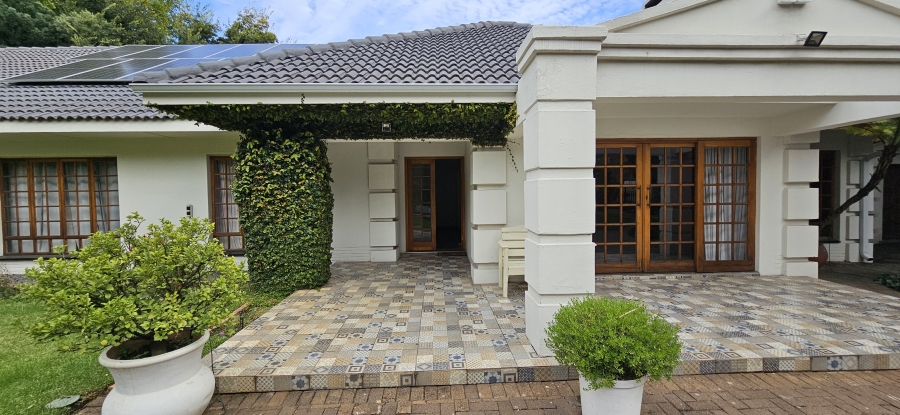 5 Bedroom Property for Sale in Three Rivers Proper Gauteng