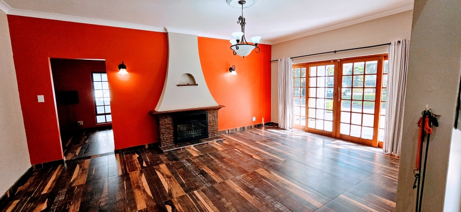 5 Bedroom Property for Sale in Three Rivers Proper Gauteng