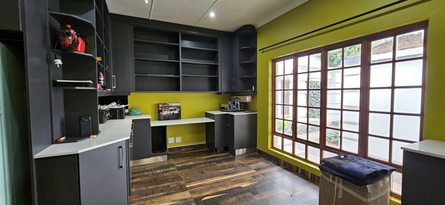 5 Bedroom Property for Sale in Three Rivers Proper Gauteng