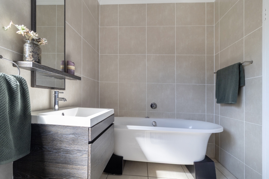 3 Bedroom Property for Sale in Greenstone Hill Gauteng