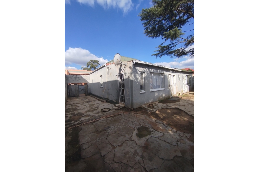 7 Bedroom Property for Sale in La Rochelle Gauteng