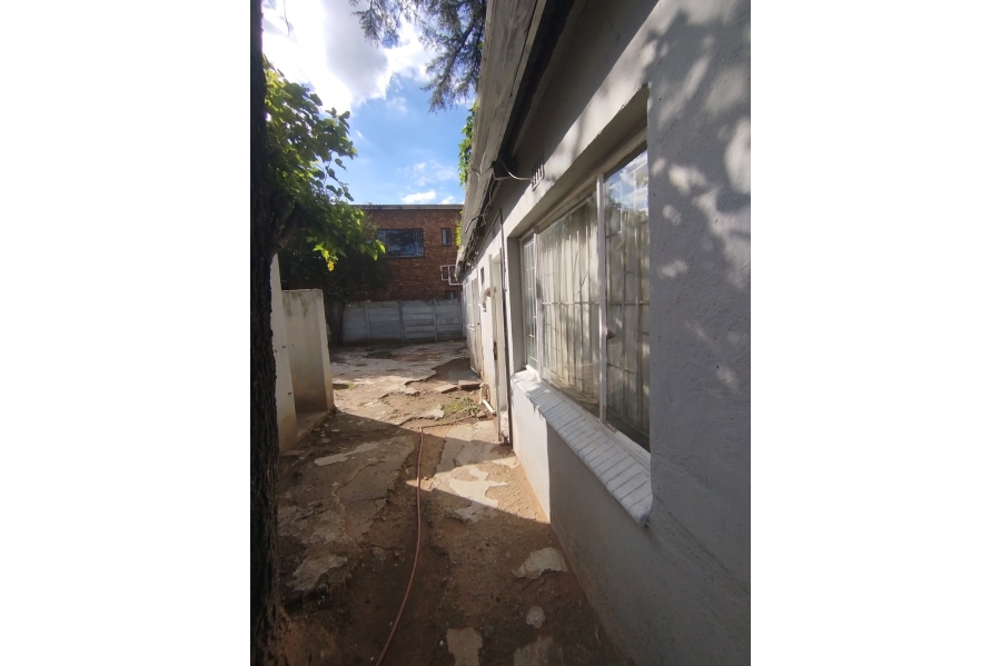7 Bedroom Property for Sale in La Rochelle Gauteng